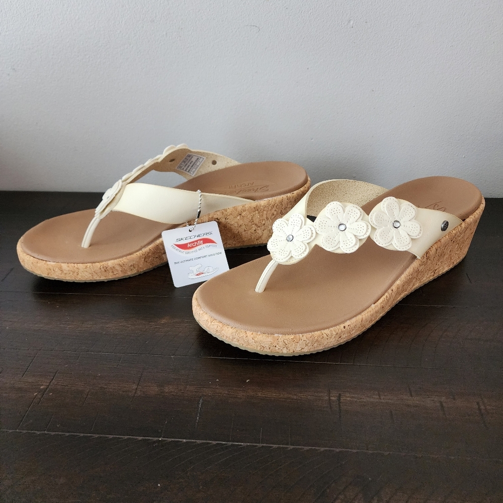 Skechers Cali Arch Fit Beverlee Rare Blossom - Off white -  size 10